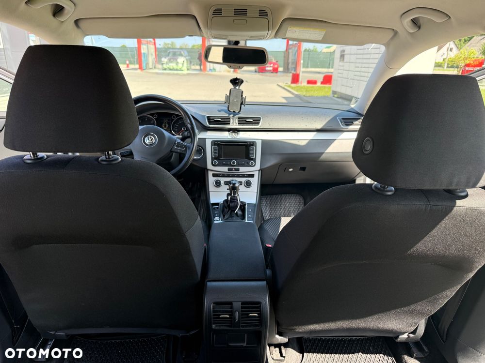 Volkswagen Passat 1.6 TDI Comfortline - 36