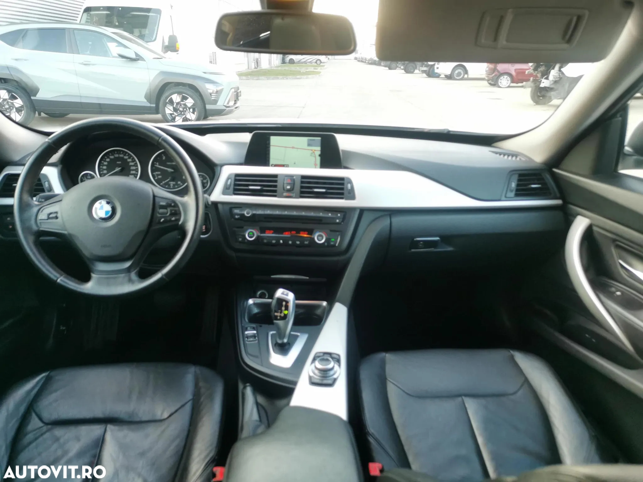BMW Seria 3 318d Aut. - 9
