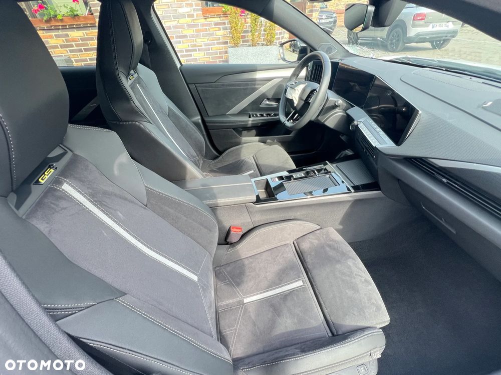Opel Astra GSe - 13