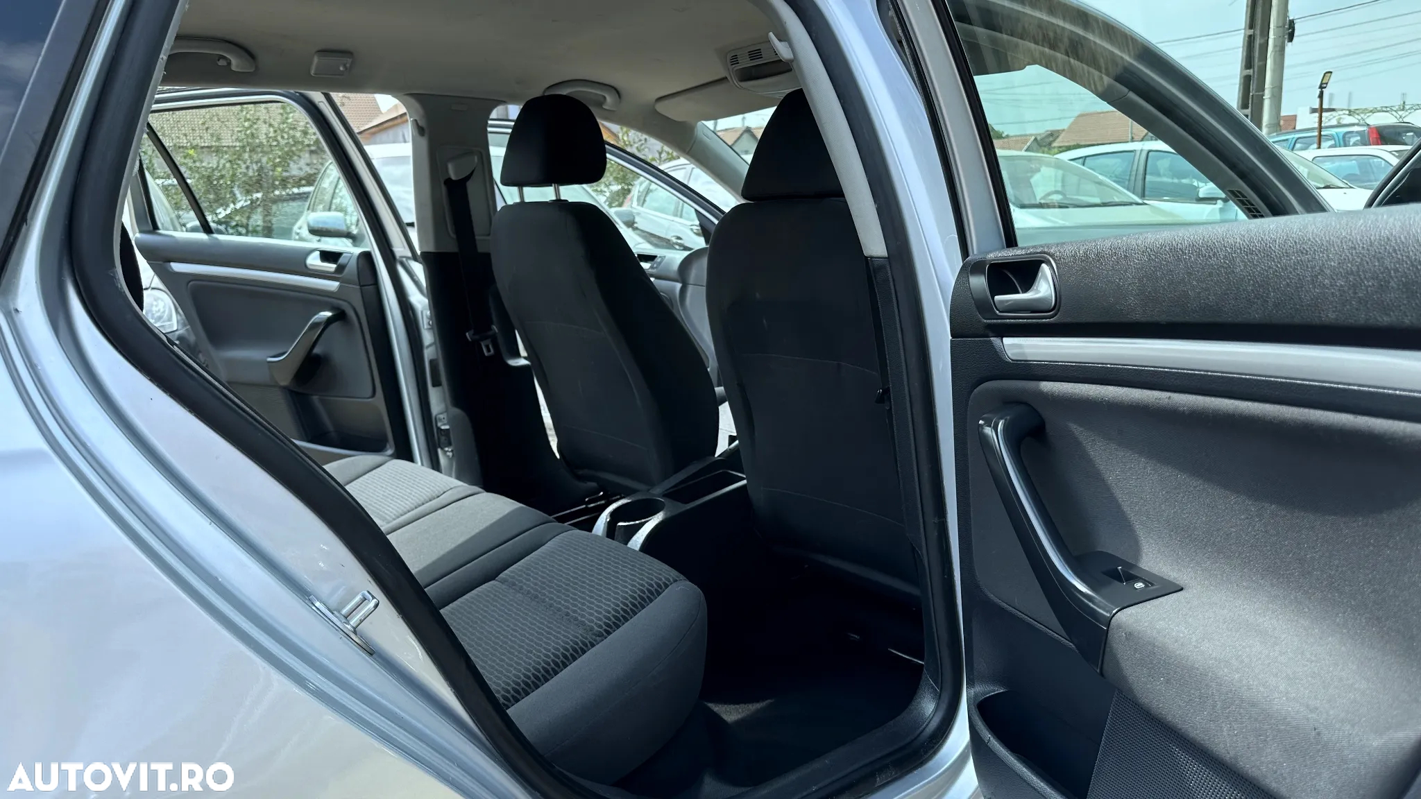 Volkswagen Golf 1.6 TDI BMT Comfortline - 21