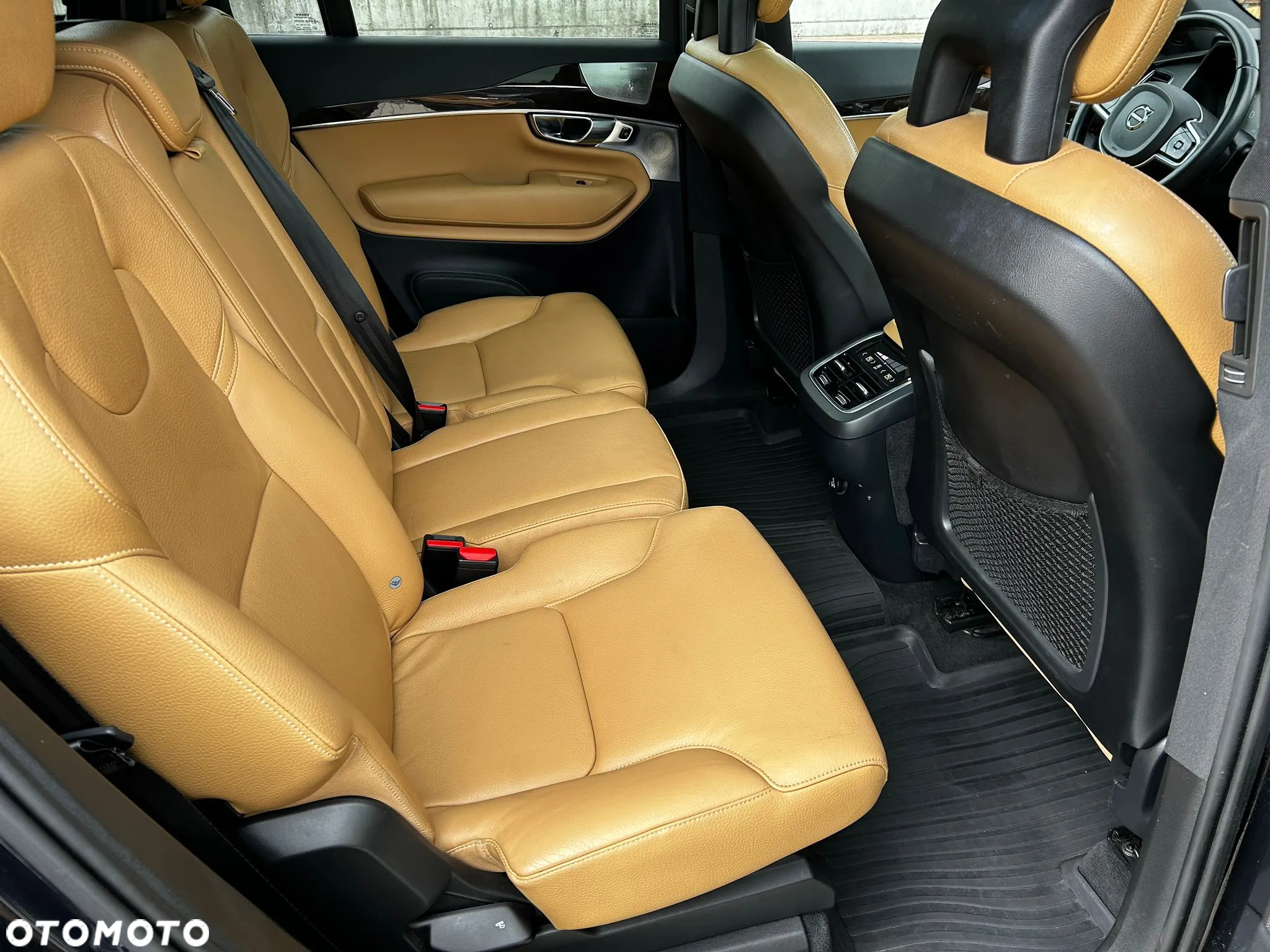 Volvo XC 90 T6 AWD R-Design 7os - 30