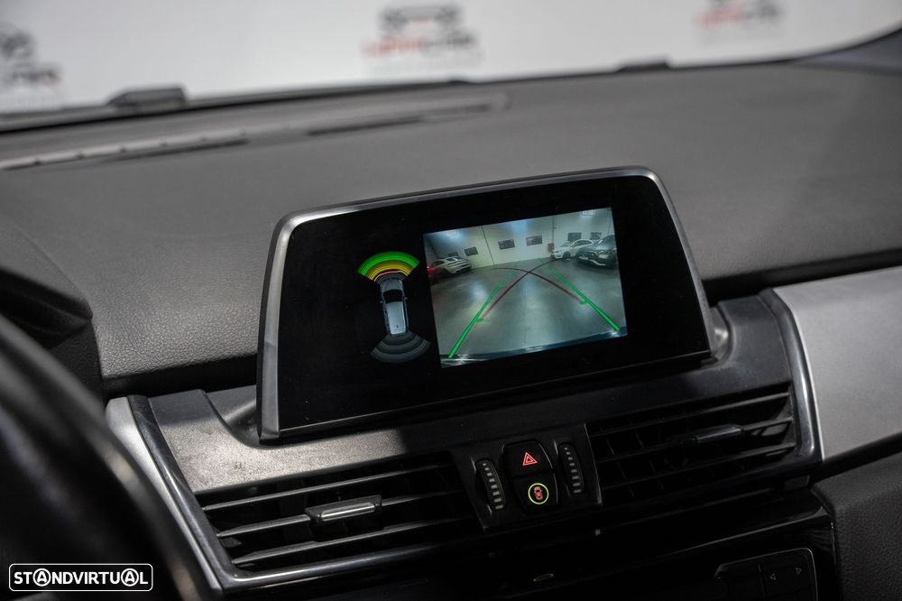 BMW 216 Gran Tourer d Advantage Auto - 32