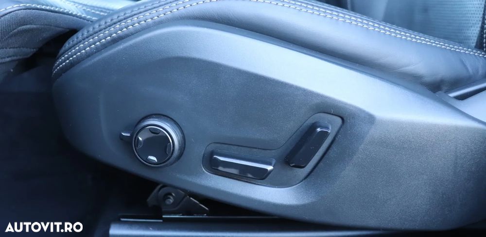 Volvo XC 60 D5 AWD Geartronic Inscription - 36