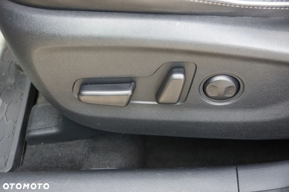 Kia Sportage 2,0 CRDI AWD GT Line - 28