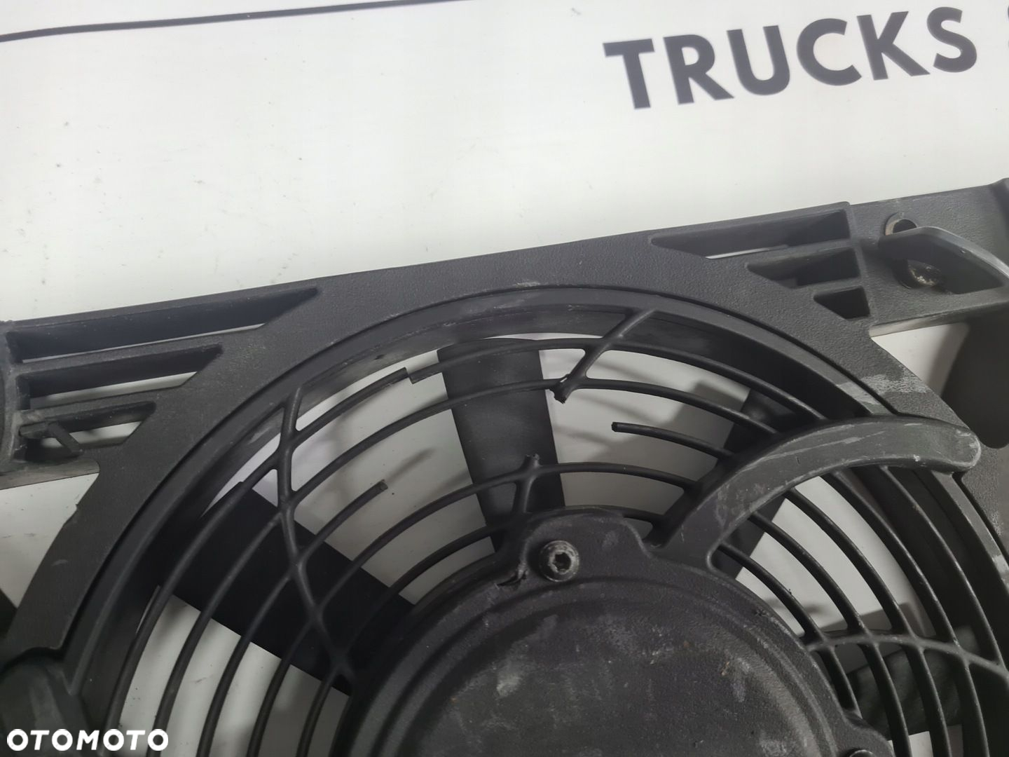 WENTYLATOR WIATRAK OBUDOWA KLIMATYZACJI KLIMY POSTOJOWEJ VOLVO FH 4 FH 5 - 5