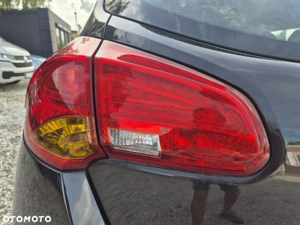 Kia Ceed - 11