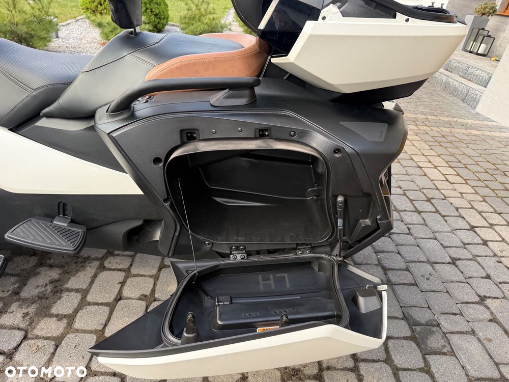 Can-Am Spyder - 23