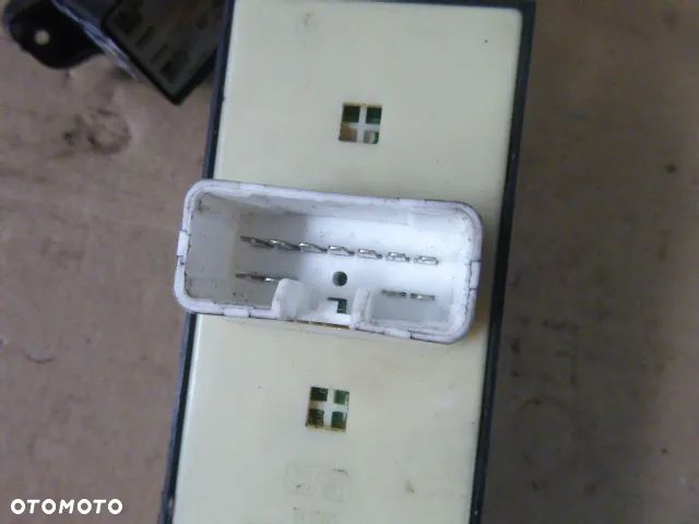 PANEL STEROWANIA SZYBAMI HYUNDAI SANTA FE I 00-06 - 8