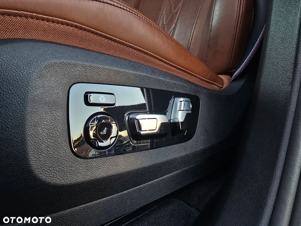 BMW X7 M60i xDrive - 28