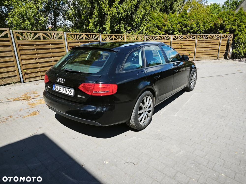 Audi A4 Avant 2.0 TDI - 9