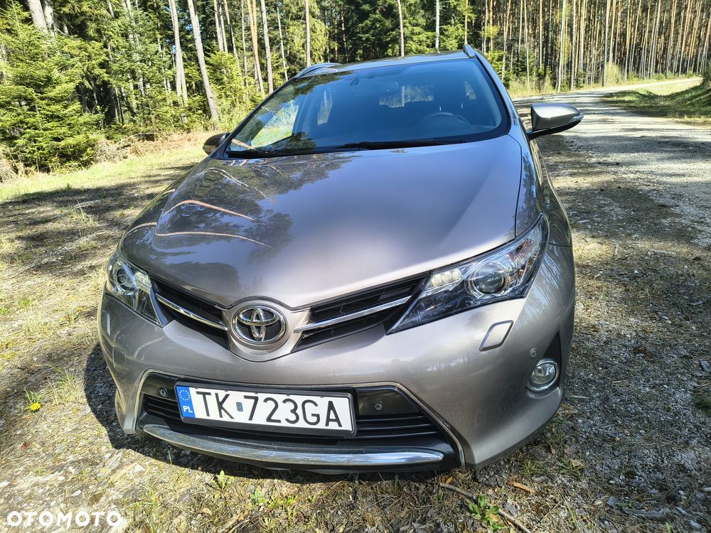 Toyota Auris 2.0 D-4D Executive - 1