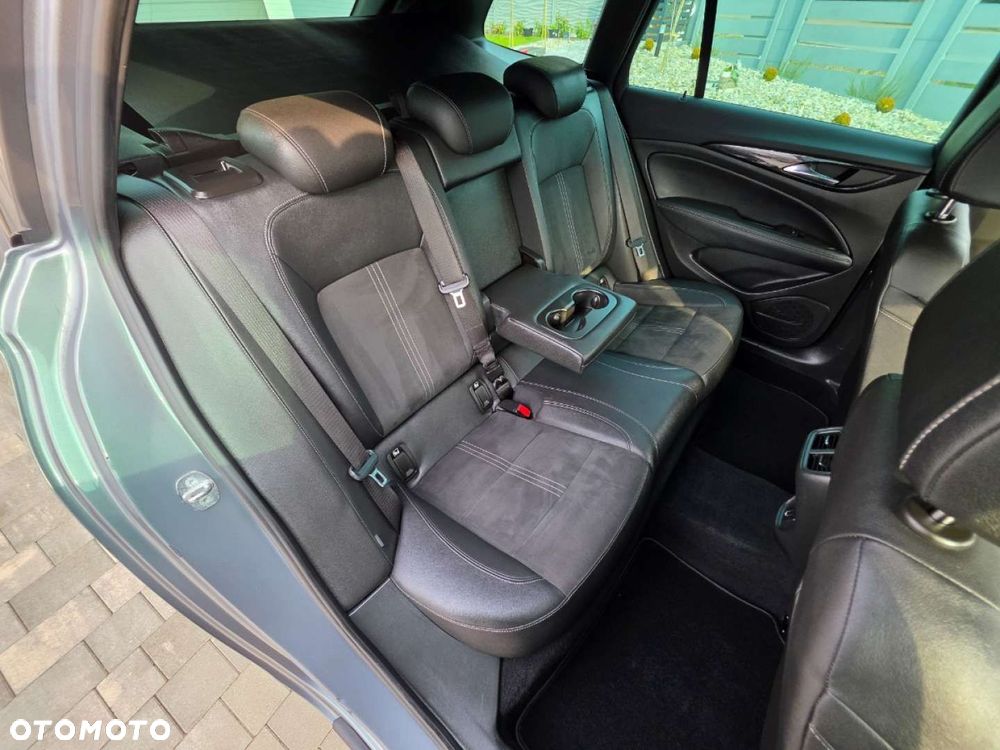 Opel Insignia - 24