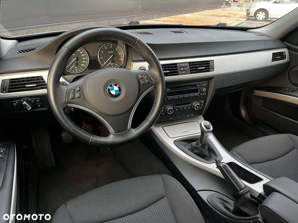 BMW Seria 3 320i Edition Lifestyle - 13