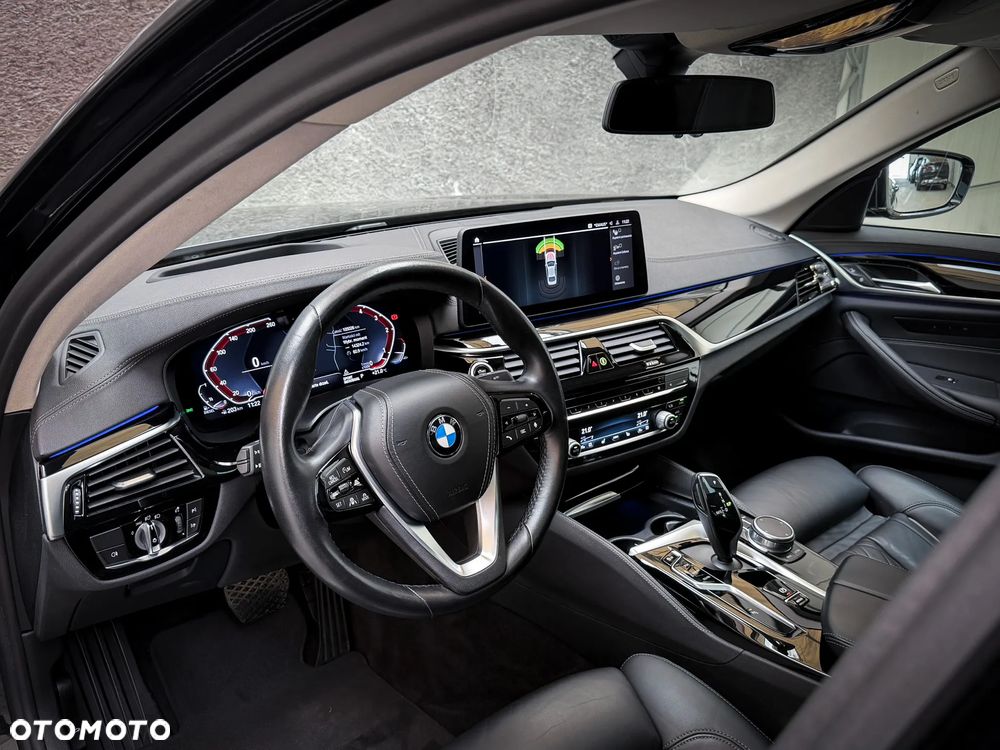 BMW Seria 5 530d Luxury Line - 17