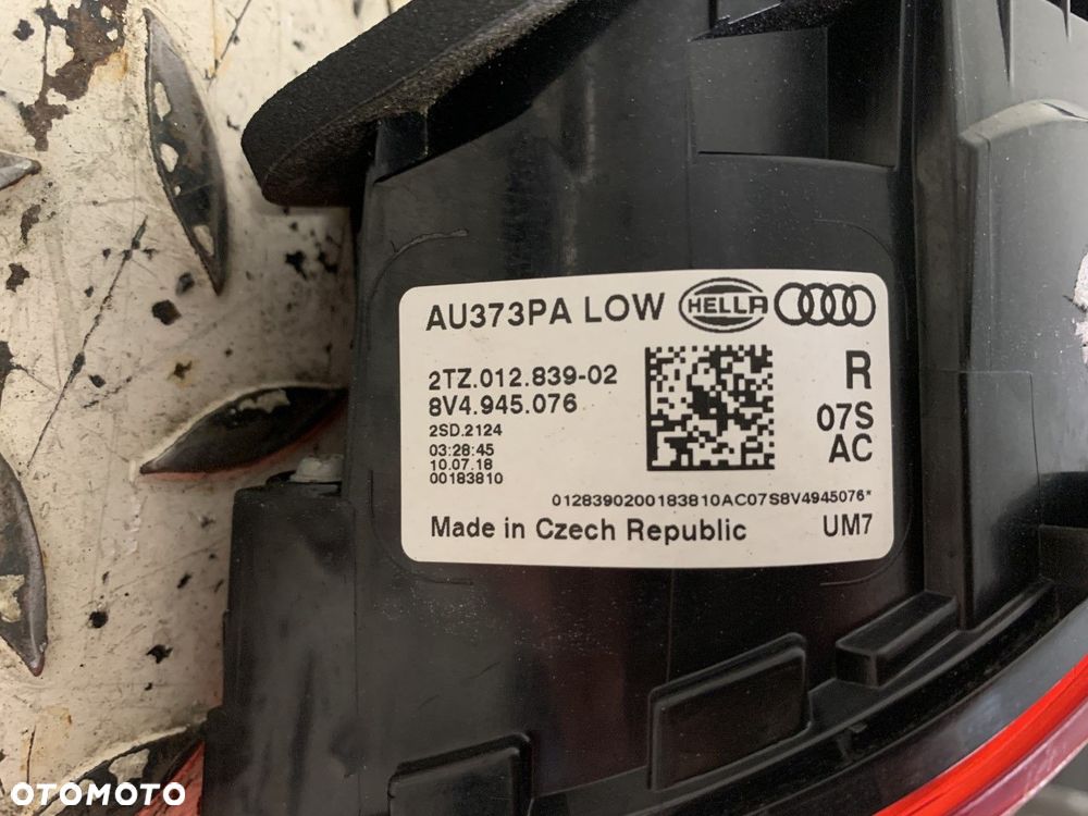 TYLNA LAMPA PRAWA W KLAPE AUDI A3 LIFT 8V4 5 16- DRZWI SPORTBACK ORYGINALNA 8V4945076 - 6