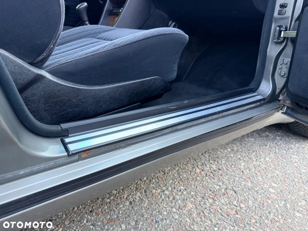 Mercedes-Benz W124 (1984-1993) - 26