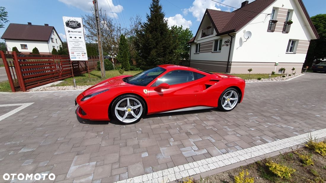 Ferrari 488 - 12