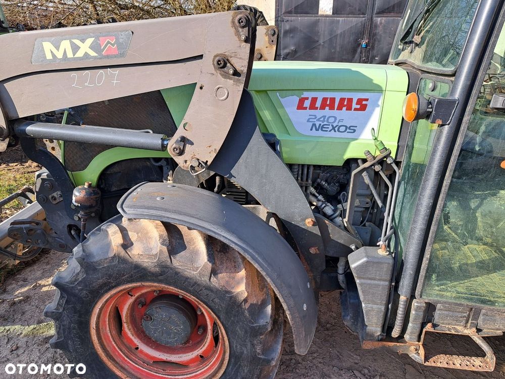 Claas Nexos 240F 4X4 - 31