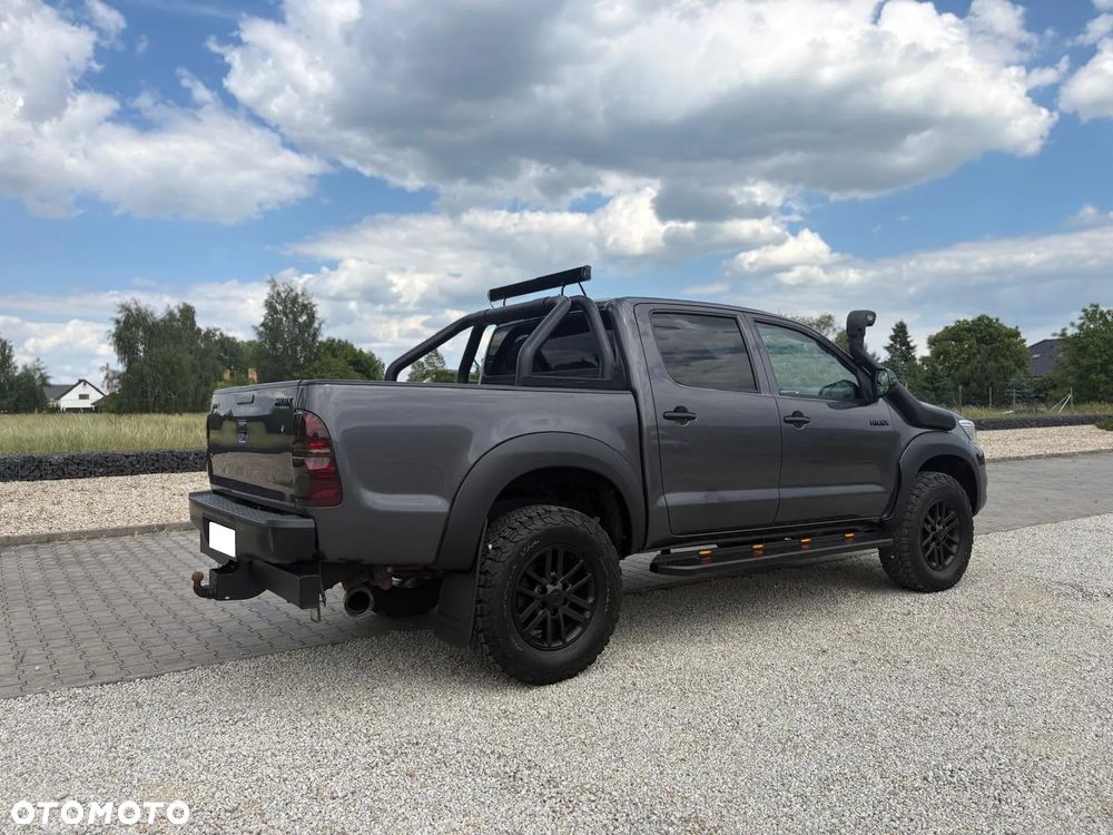 Toyota Hilux 3.0 D-4D SR5 - 5