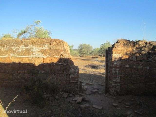 Terreno com Ruína - NOVO PREÇO!! - Grande imagem: 5/15