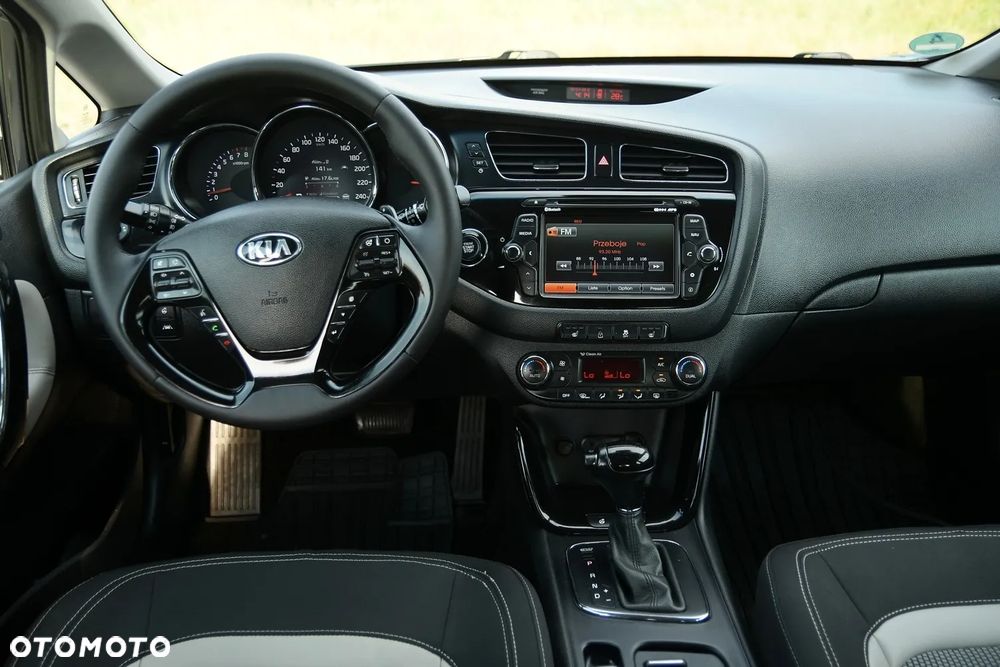 Kia Ceed 1.6 GDI DCT Platinum Edition - 23