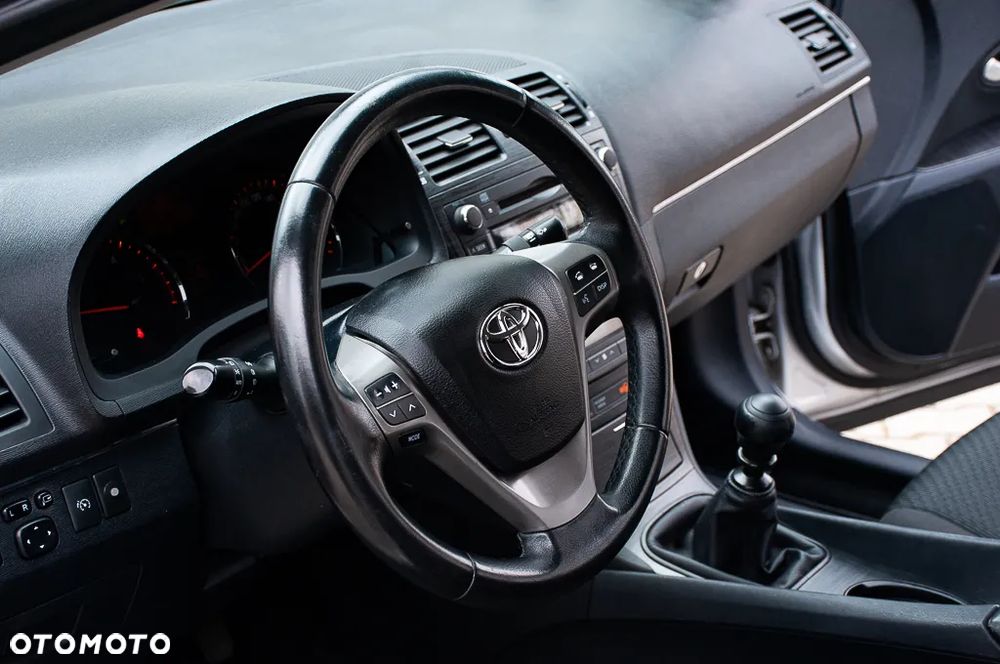 Toyota Avensis 2.0 D-4D Sol - 31