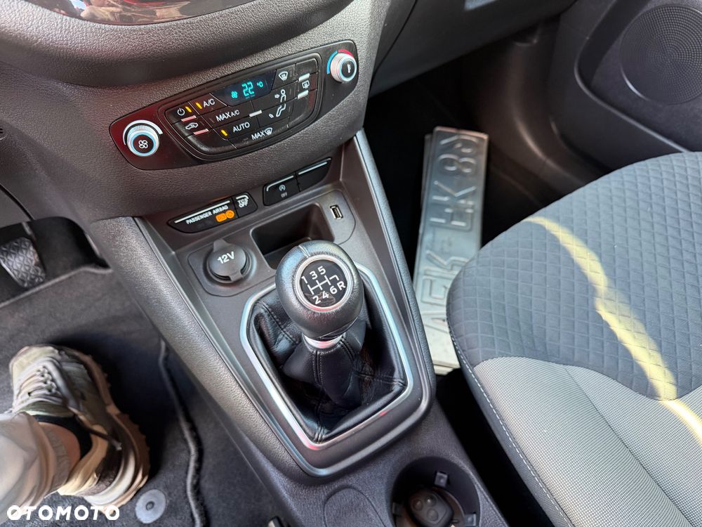 Ford Tourneo Courier 1.0 EcoBoost S&S Titanium - 18
