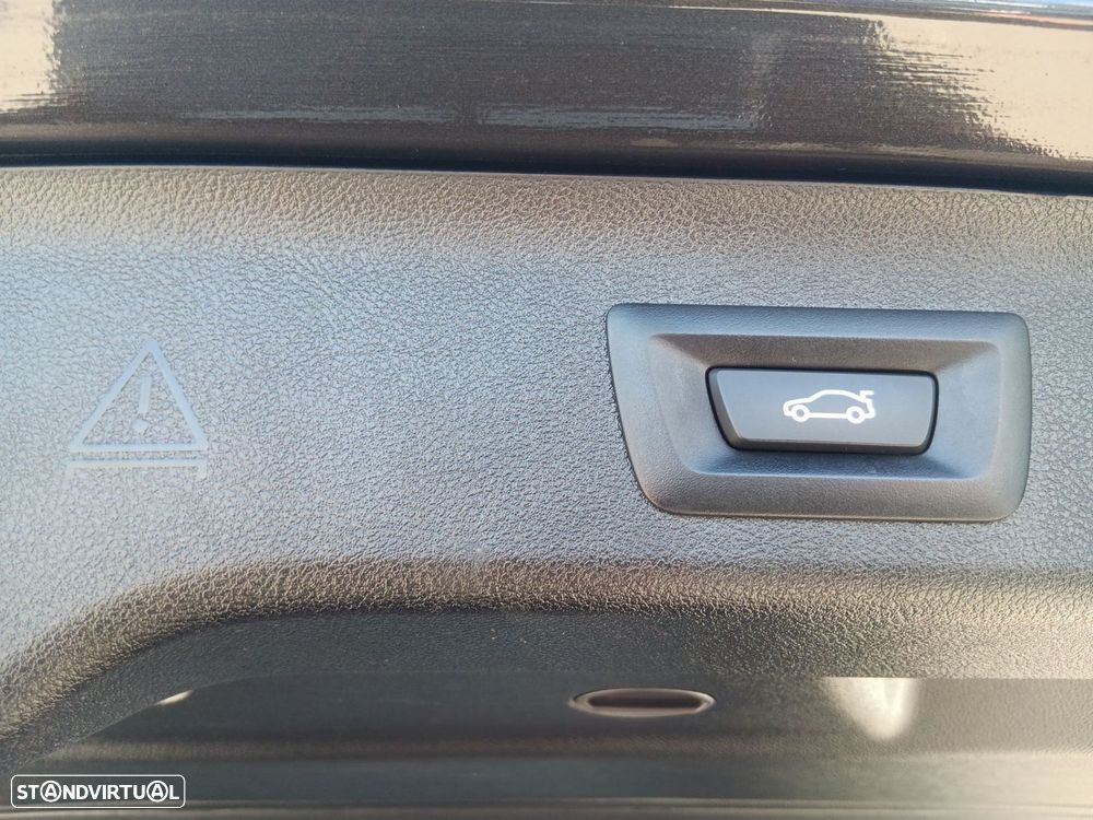 BMW 520 d Pack Desportivo M Auto - 28