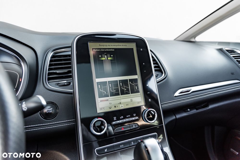 Renault Grand Scenic - 32