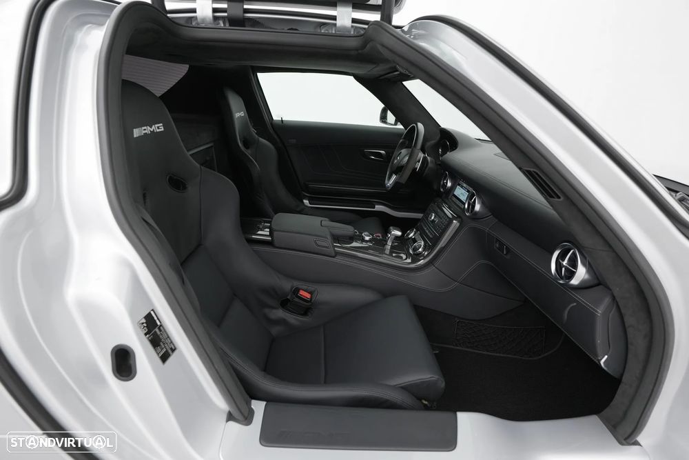 Mercedes-Benz SLS 63 AMG - 40