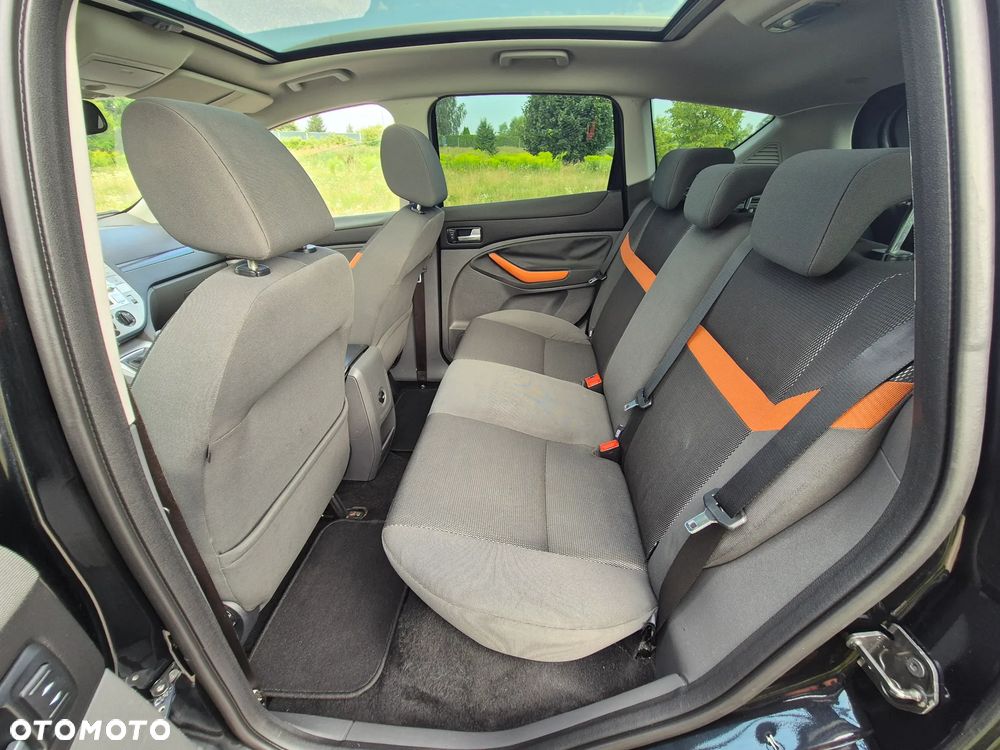Ford Kuga 2.0 TDCi 2x4 Titanium - 20