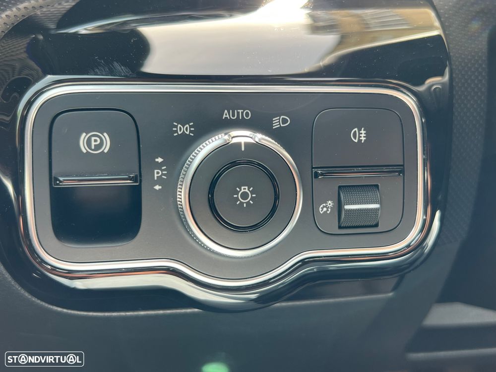 Mercedes-Benz A 180 d 7G-DCT Progressive - 38