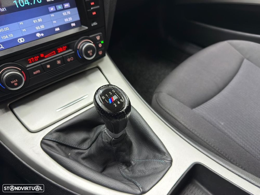 BMW 318 d Navigation Sport - 21