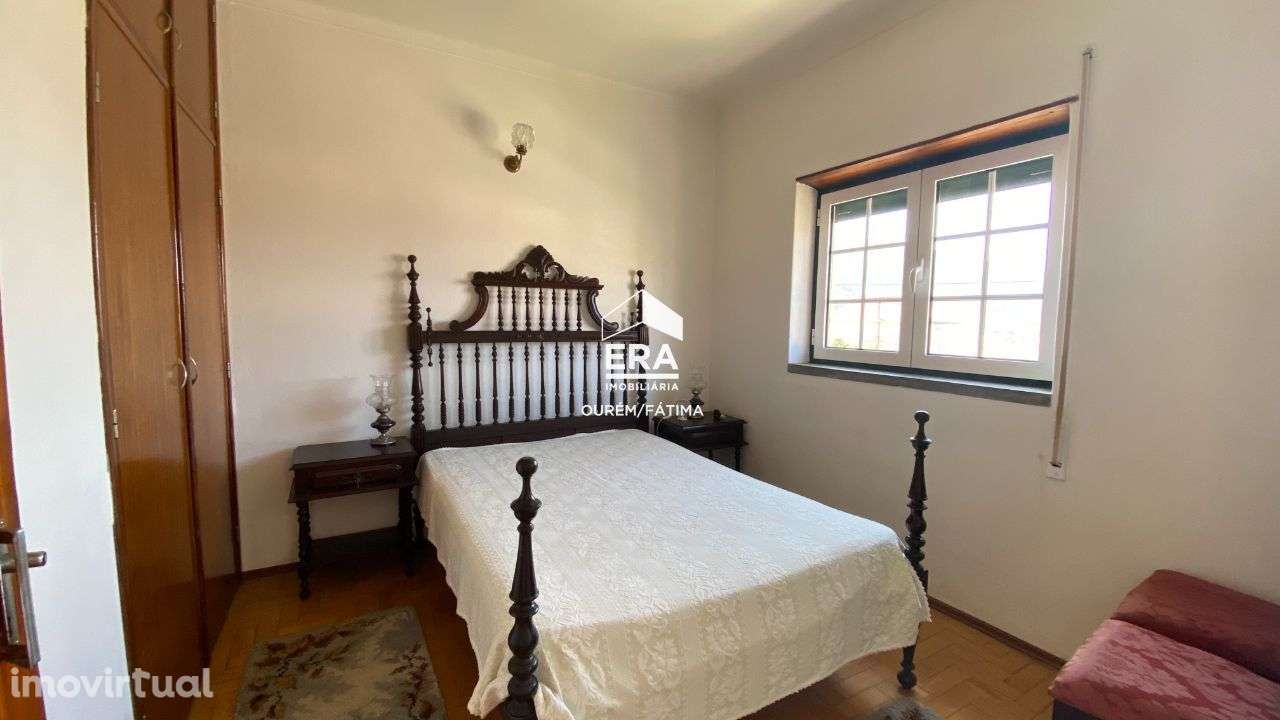 Moradia T4 localizada em Alqueidão da Serra! - Grande imagem: 2/17