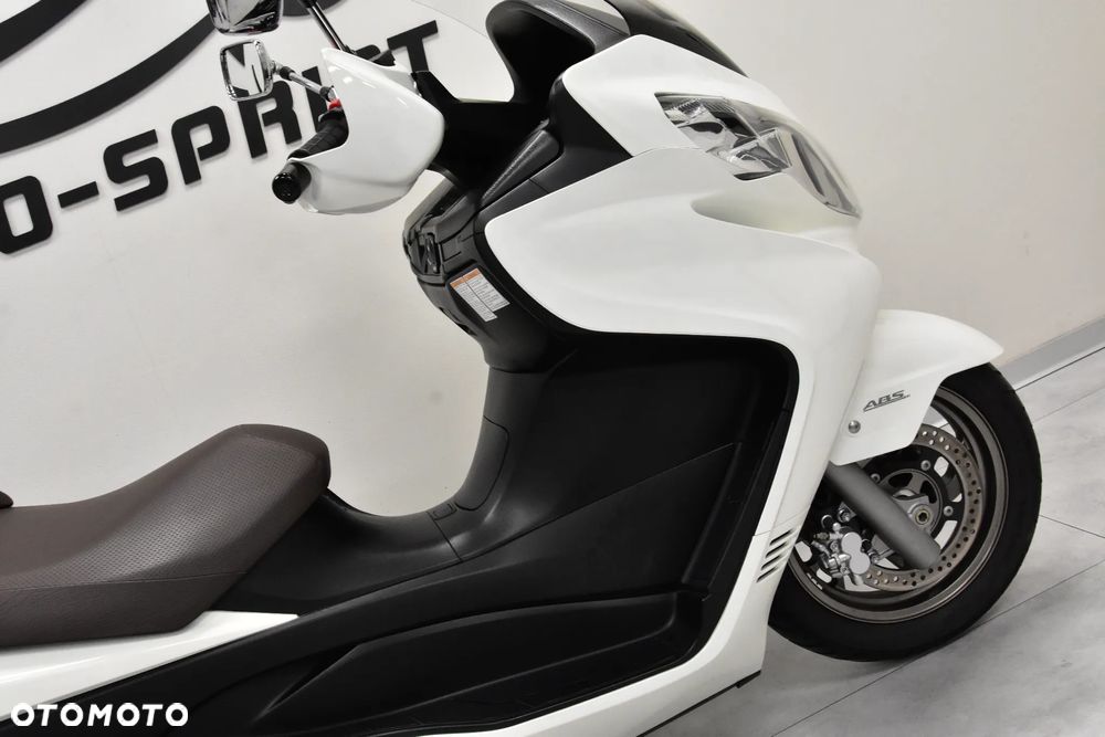 Suzuki Burgman - 12