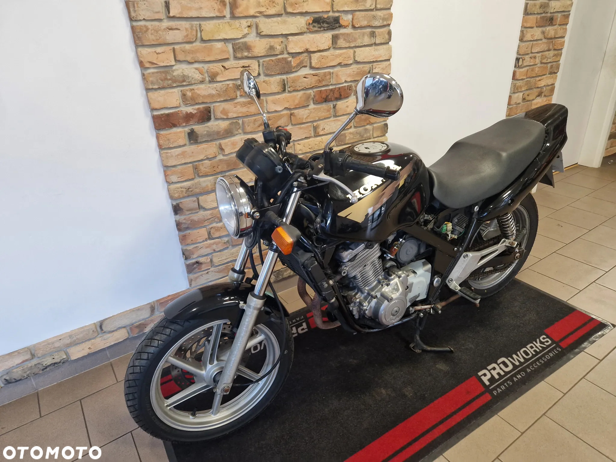 Honda CB - 9