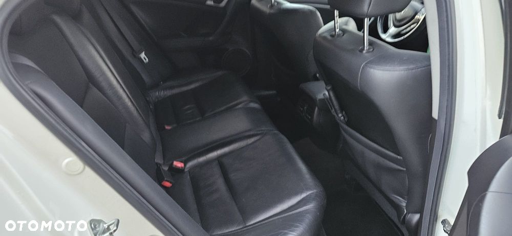 Honda Accord 2.0 Executive Nav - 8