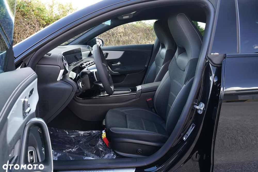 Mercedes-Benz CLA - 11