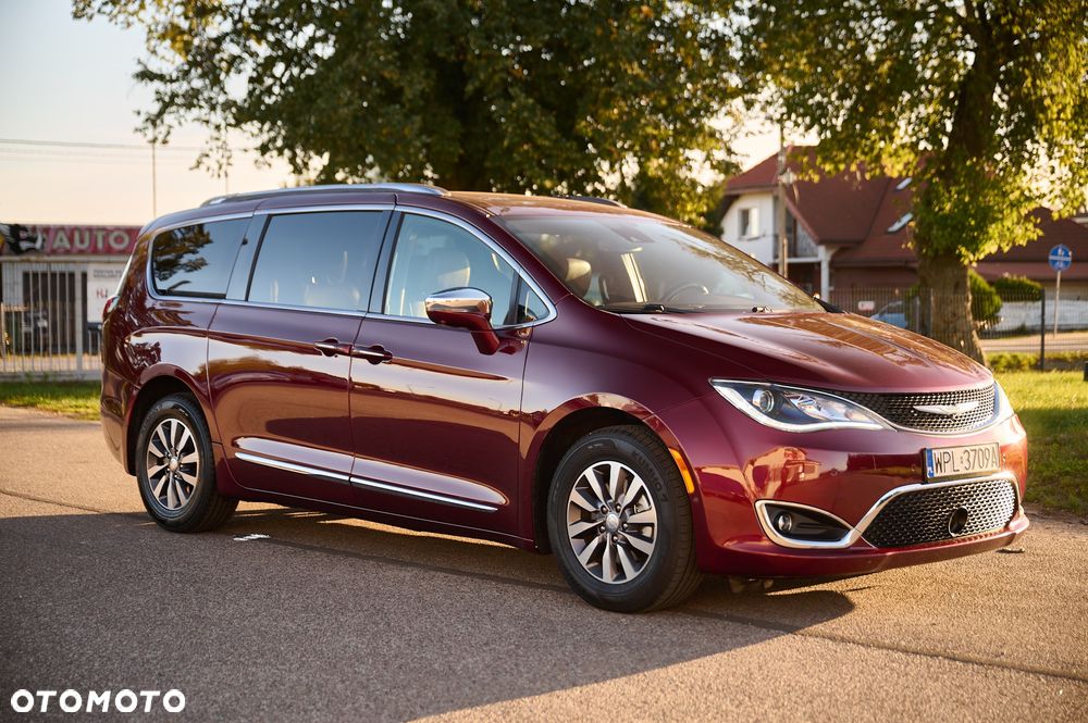 Chrysler Pacifica - 12