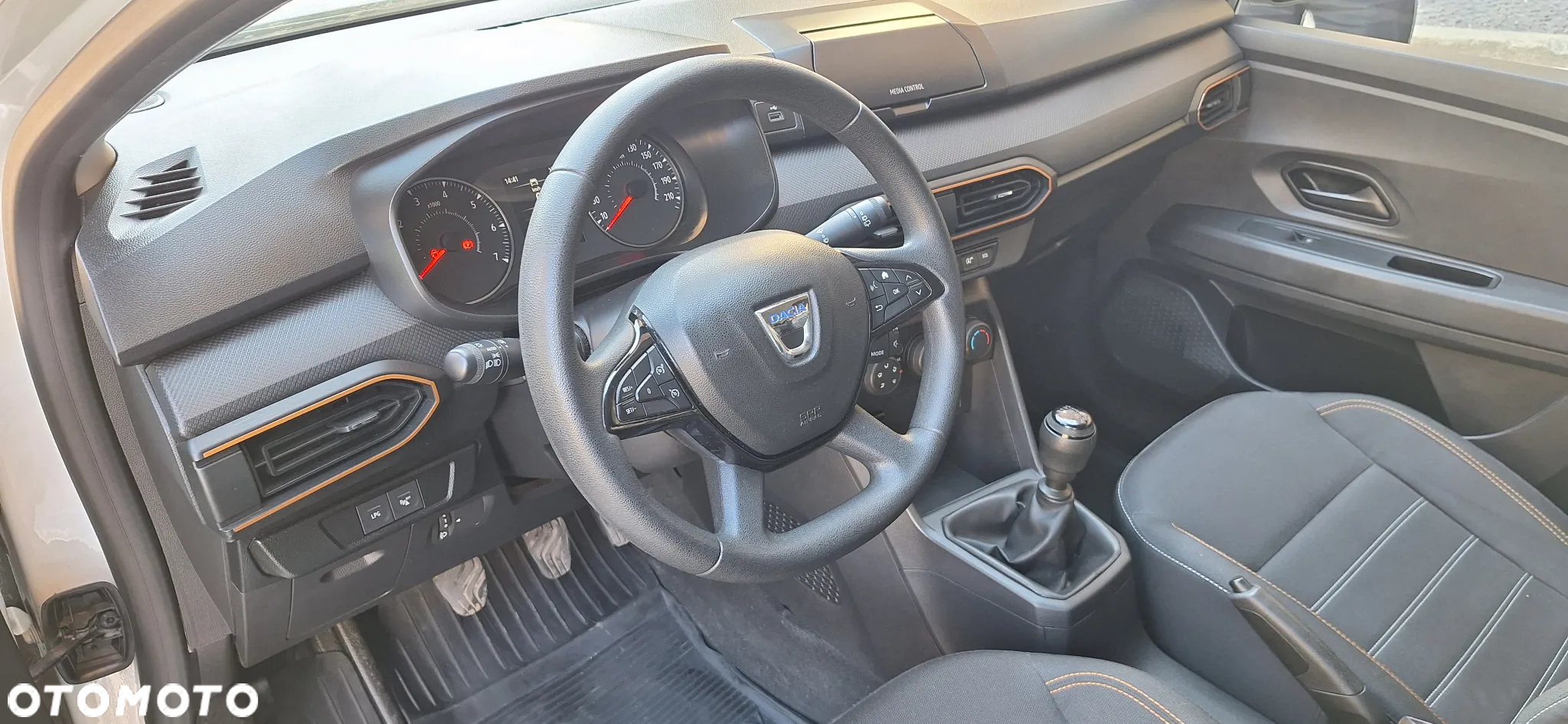 Dacia Sandero Stepway TCe 90 Essential - 13