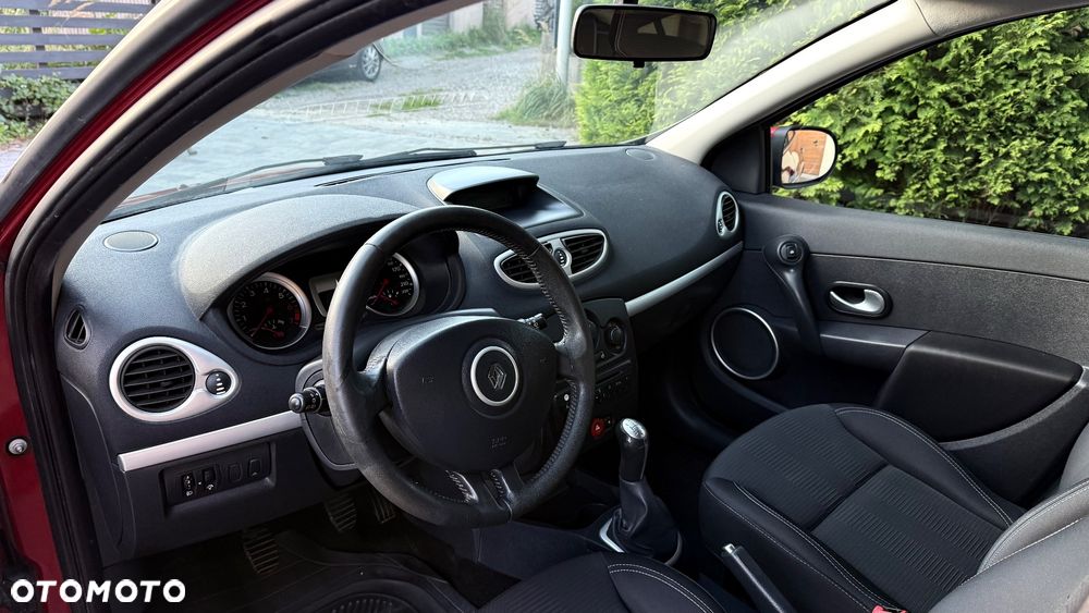 Renault Clio - 22