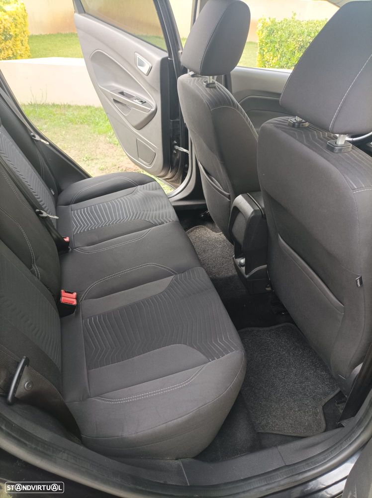 Ford Fiesta 1.5 TDCi Titanium - 13