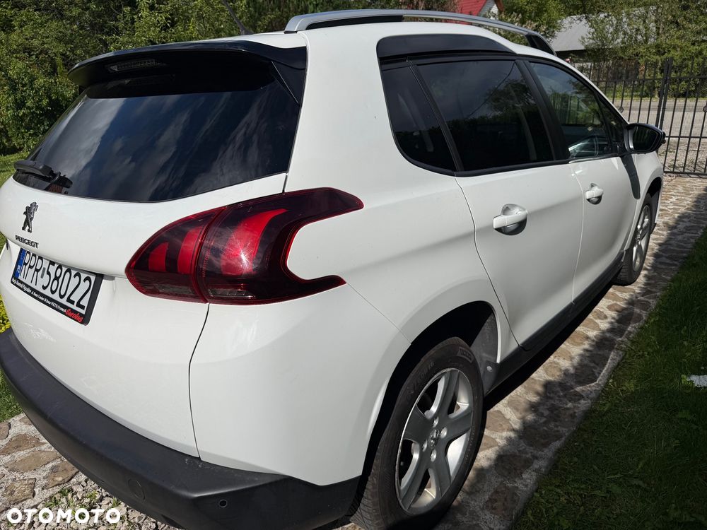 Peugeot 2008 1.2 Pure Tech GPF Style S&S EAT6 - 7