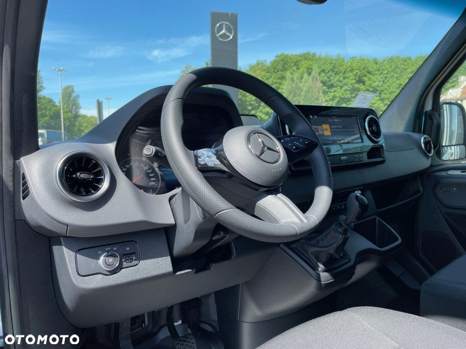 Mercedes-Benz Sprinter - 6