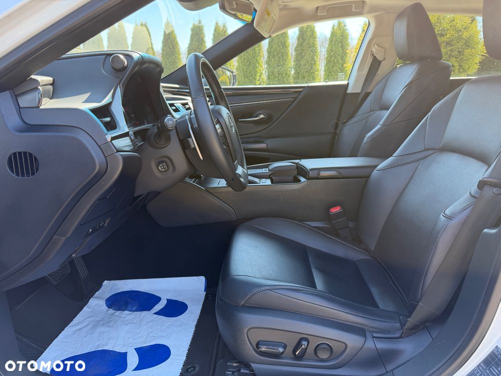 Lexus ES 300h Business Line - 14