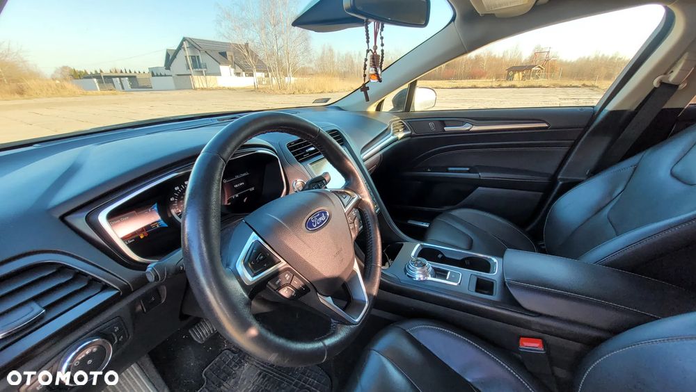 Ford Fusion 2.0 EcoBoost Titanium - 4
