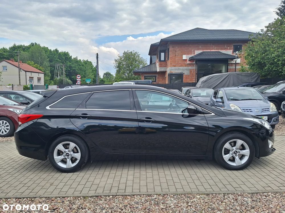 Hyundai i40 Kombi blue 1.6 Family - 3