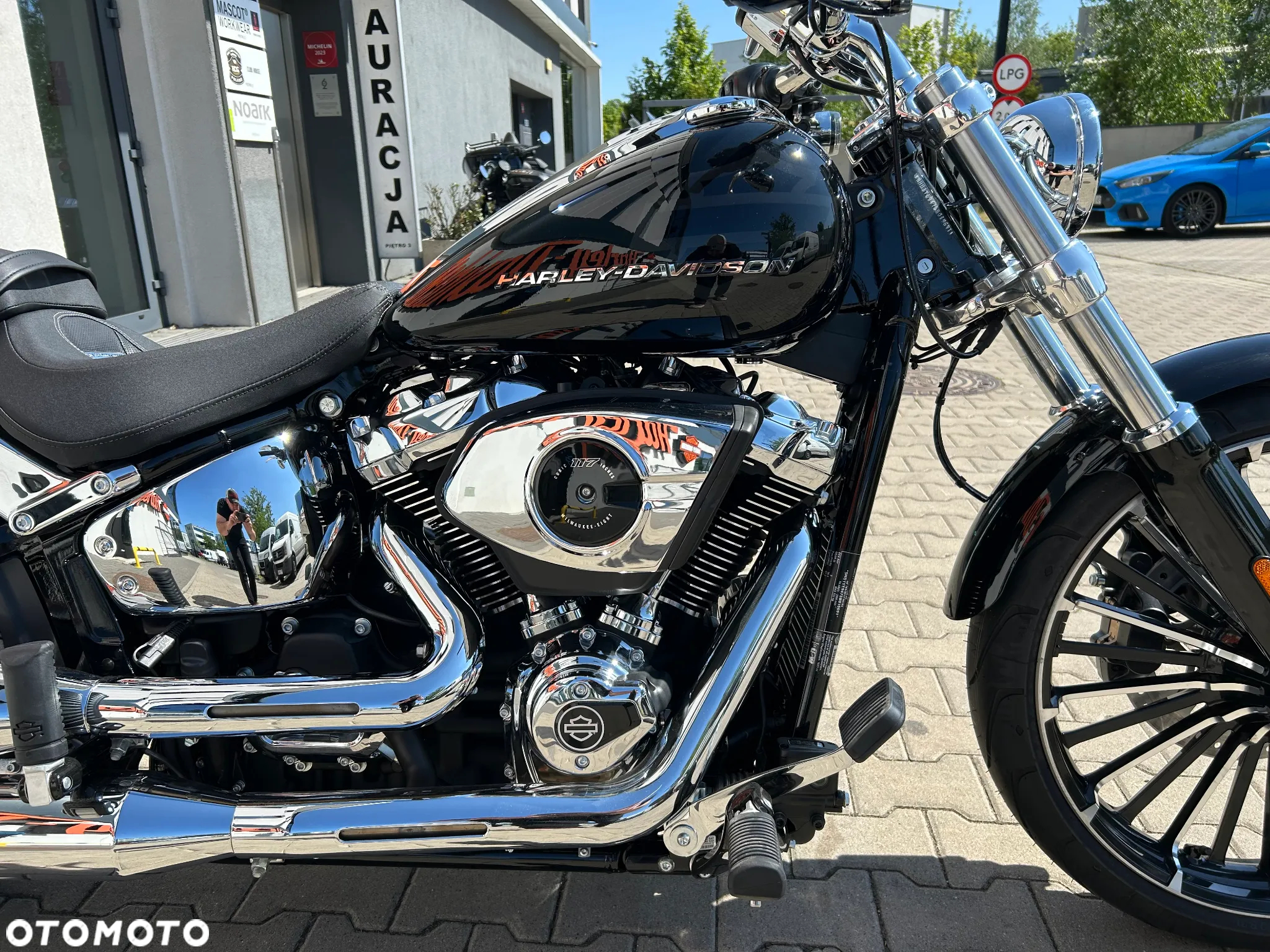 Harley-Davidson Softail Breakout - 10