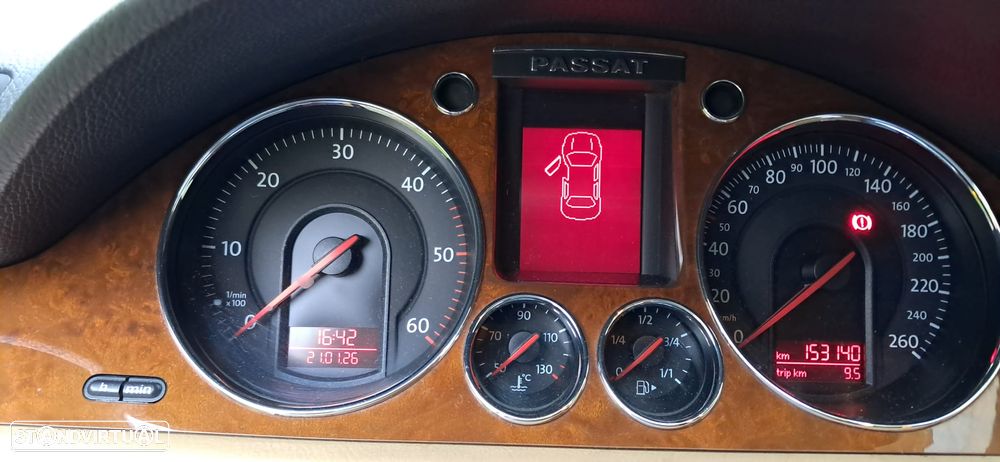 VW Passat Variant 2.0 TDi Sportline - 26