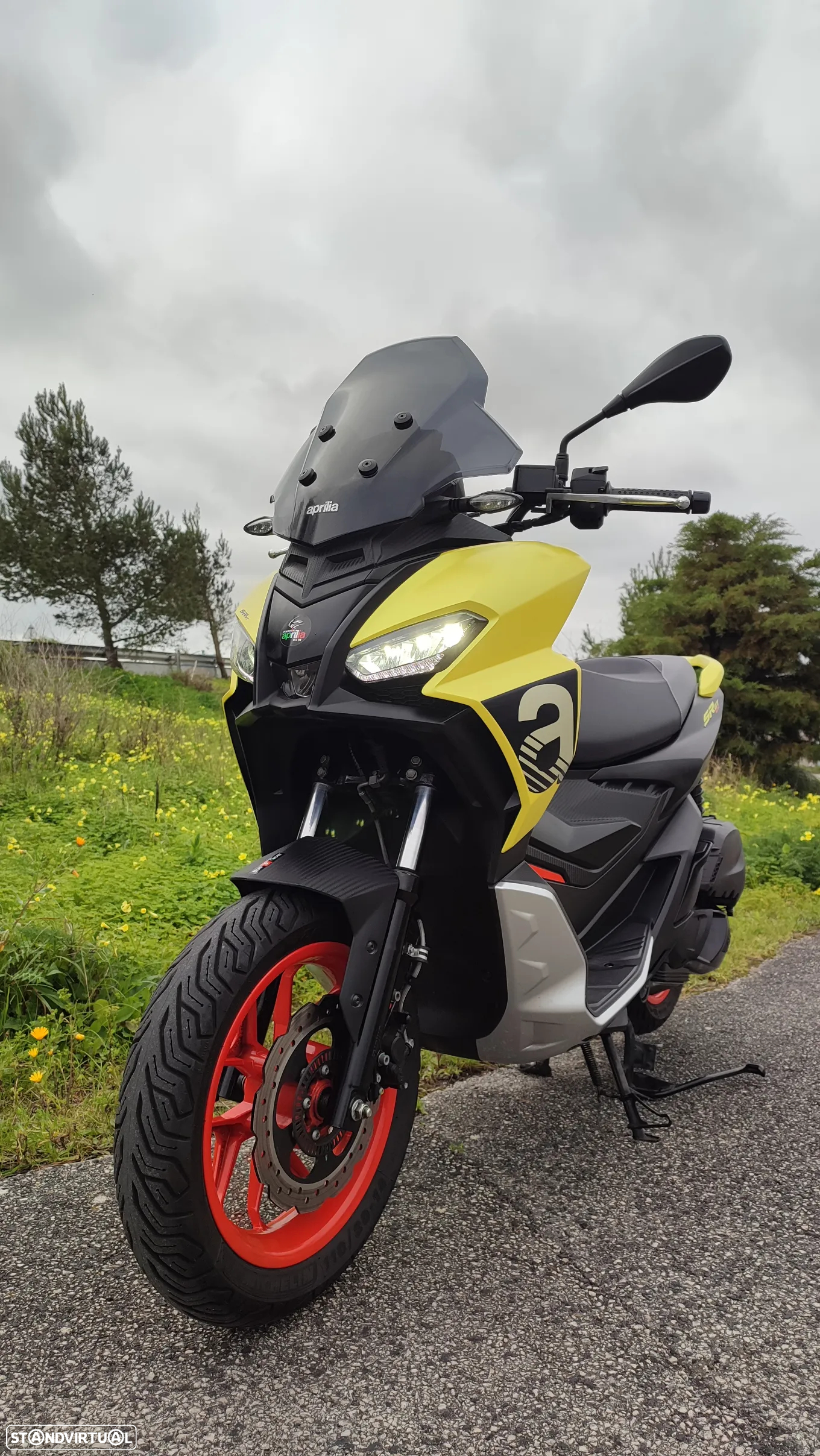 Aprilia SR SR GT - 5